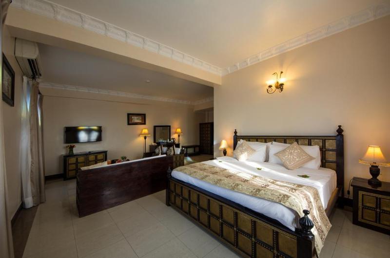 Golden Tulip Stonetown Boutique